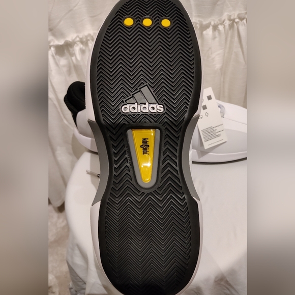 Adidas shoes - Picture 8 of 9